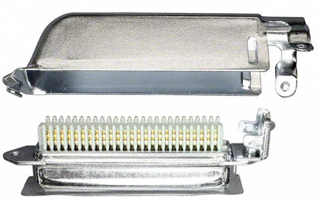 Telco 50 broches IDC femelle avec couvercle métal 90 DEG.