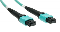 12 fibres multimode OM3 MPO femelle sans broches de guidage vers MPO femelle sans broches de guidage - Plénum OFNP 
